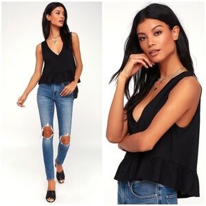 LULU’S Kinsey Black V-Neck Ruffled Crop Top
